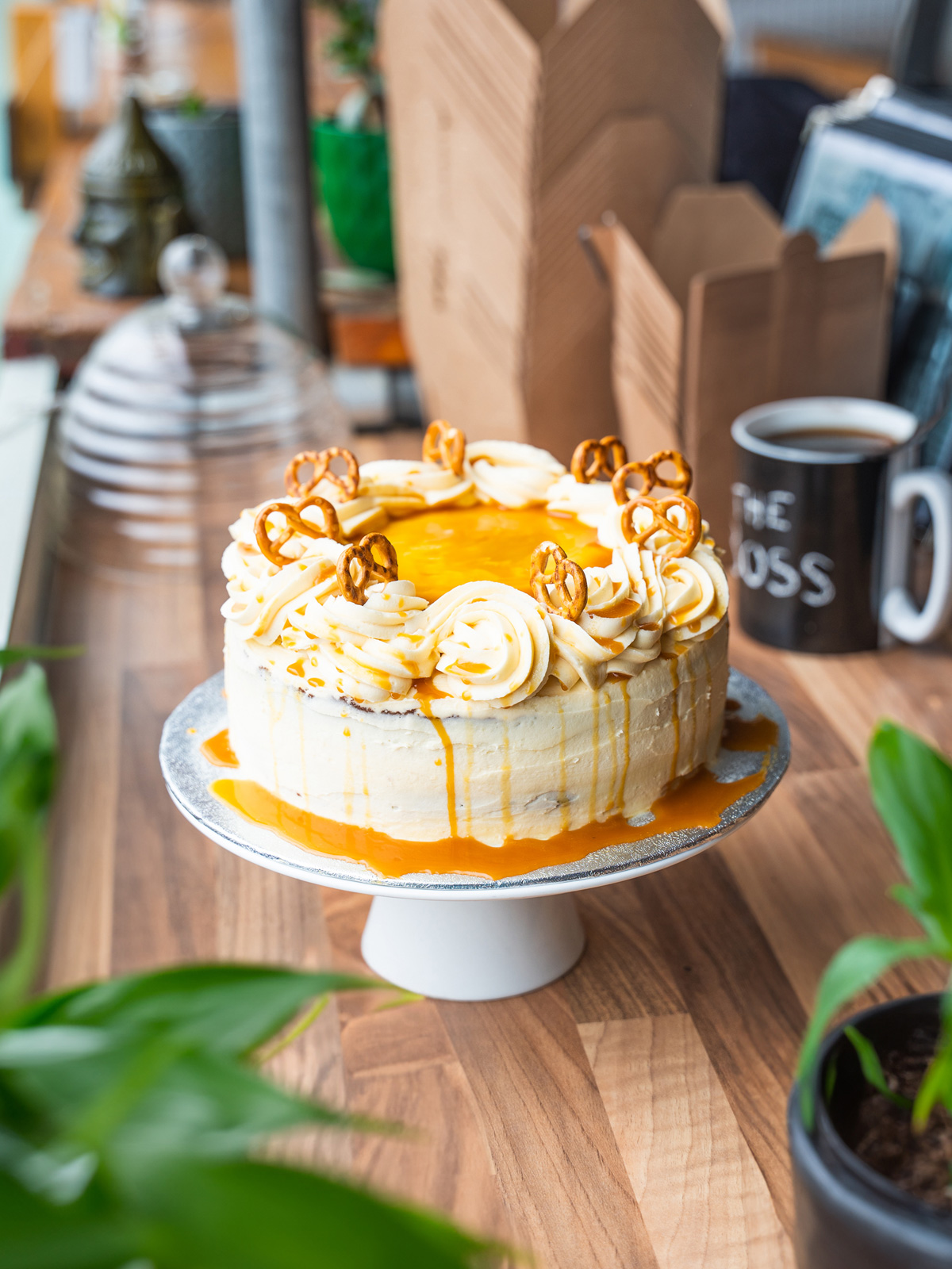 Caramel cake