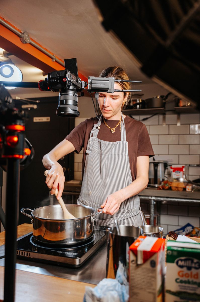 Behind the scenes cooking, photo 2
